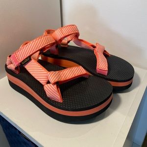 Platform Tevas
